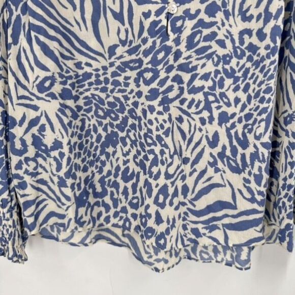 Rails Brinley Blue Mixed Animal Top Size Medium Crinkle Crepe Cheetah Zebra - Picture 8 of 14